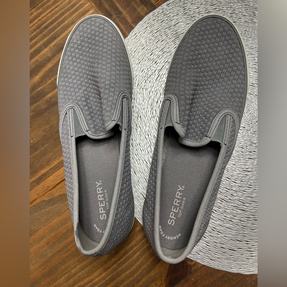 Womens Sperry sold on loafers